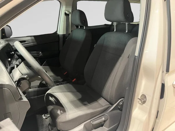 VOLKSWAGEN Caddy Maxi (2021) — foto 13 van 17