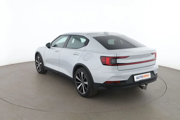 Polestar 2 (2022) — foto 10 van 16