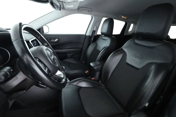 Jeep Compass (2017) — foto 16 van 16