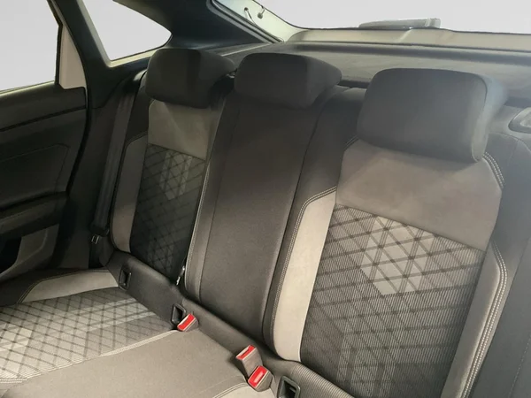 VOLKSWAGEN Taigo (2023) — foto 10 van 22