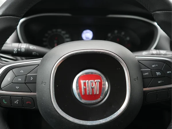 FIAT Tipo Hatchback (2016) — foto 9 van 22