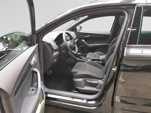 SKODA Karoq (2025) — foto 2 van 15