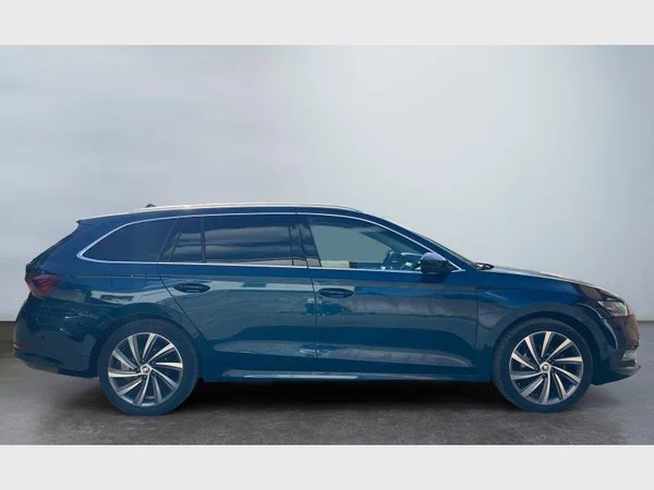 Skoda Octavia Combi (2021) — foto 23 van 39