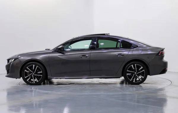 Peugeot 508 PHEV (2022) — foto 12 van 64