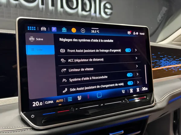 Volkswagen Passat (2024) — foto 9 van 31