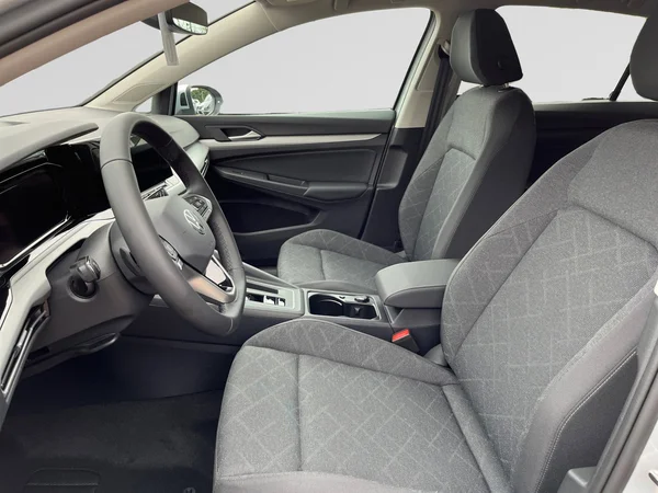 VOLKSWAGEN Golf VIII (2024) — foto 15 van 15