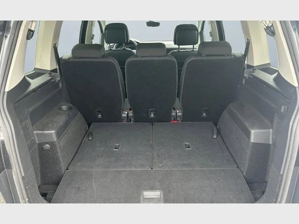 Volkswagen TOURAN (2024) — foto 21 van 29