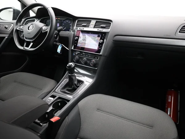 VOLKSWAGEN Golf VII (2017) — foto 13 van 19