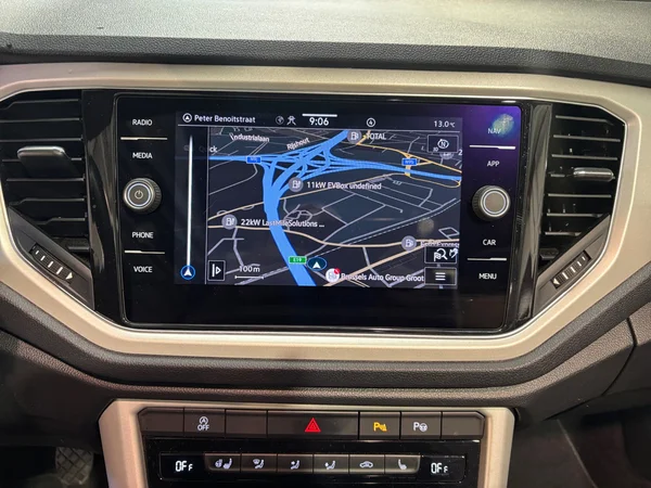VOLKSWAGEN T-Roc Cabriolet (2022) — foto 16 van 24