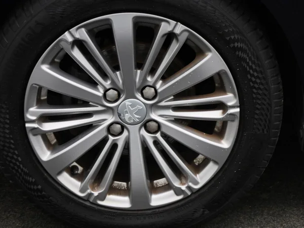 Peugeot 208 (2019) — foto 4 van 36