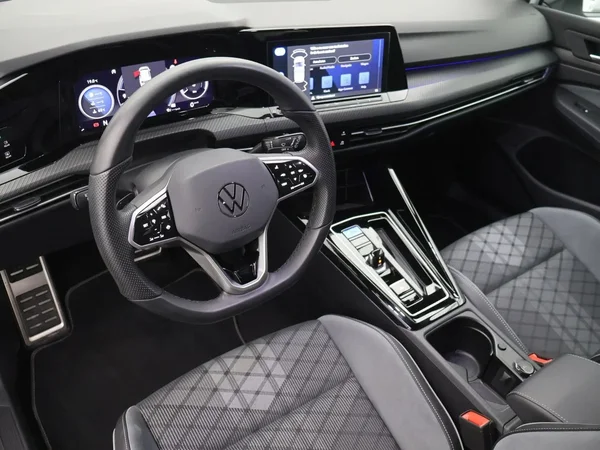 Volkswagen Golf (2024) — foto 20 van 22