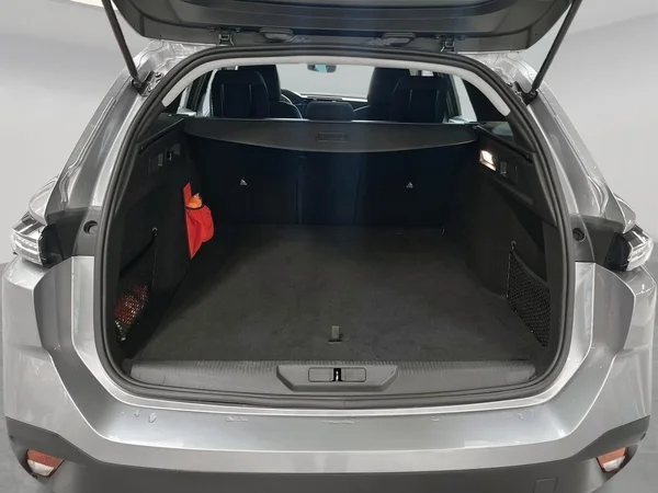 Peugeot 308 (2022) — foto 2 van 17