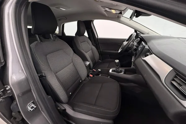 Renault Captur (2021) — foto 10 van 37