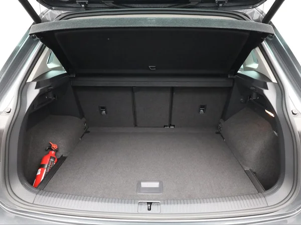 VOLKSWAGEN Tiguan (2019) — foto 2 van 21