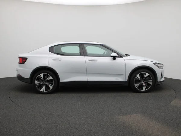Polestar 2 (2022) — foto 37 van 40