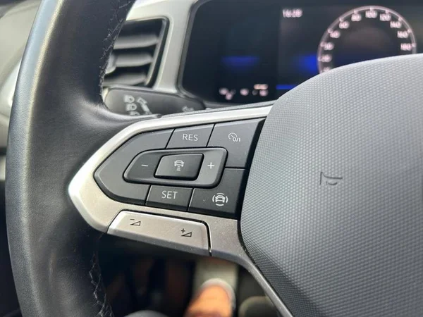 VOLKSWAGEN T-Roc (2022) — foto 17 van 31