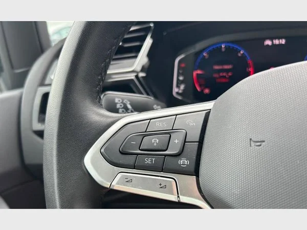 Volkswagen TOURAN (2024) — foto 15 van 29