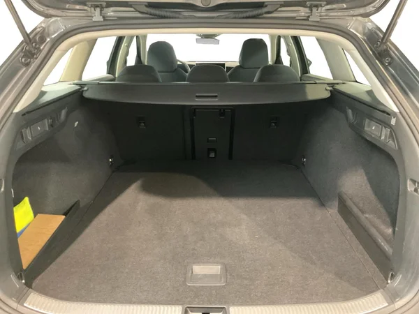 VOLKSWAGEN Passat SW (2024) — foto 14 van 24