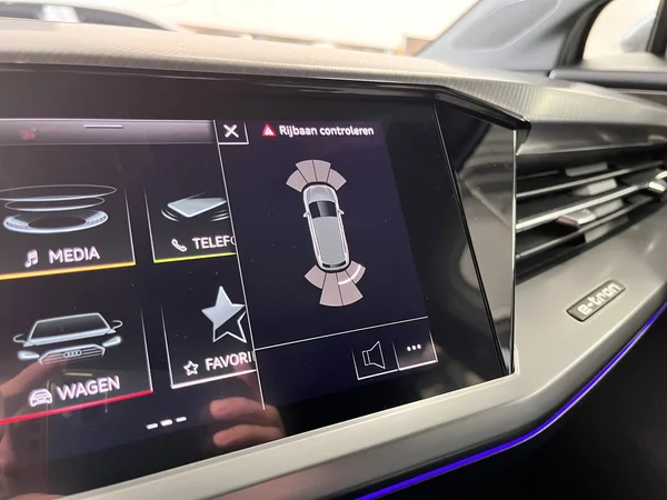 AUDI Q4 e-tron (2021) — foto 14 van 24