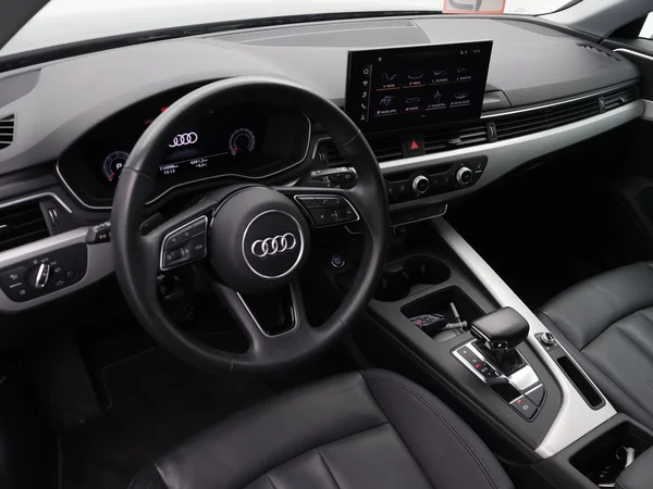 AUDI A4 Avant (2022) — foto 9 van 23