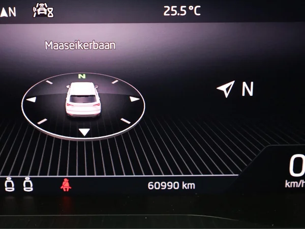 SKODA Karoq (2022) — foto 8 van 21