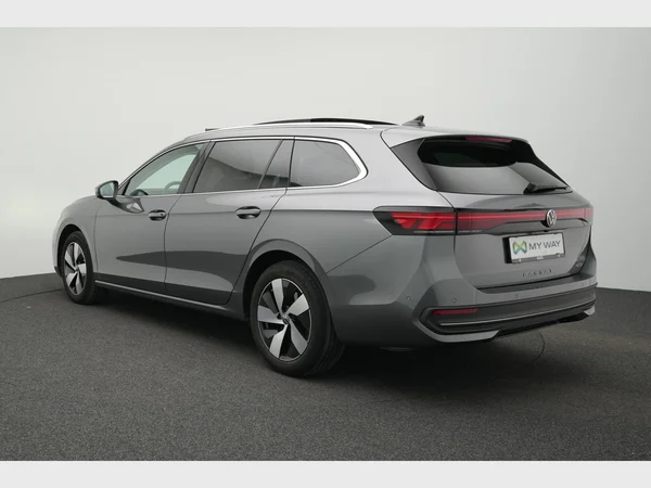 VOLKSWAGEN Passat SW (2025) — foto 2 van 33