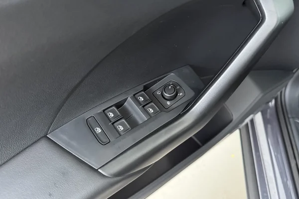 Volkswagen T-Cross — foto 8 van 16