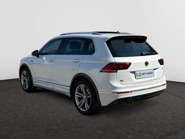 VOLKSWAGEN Tiguan (2018) — foto 17 van 20