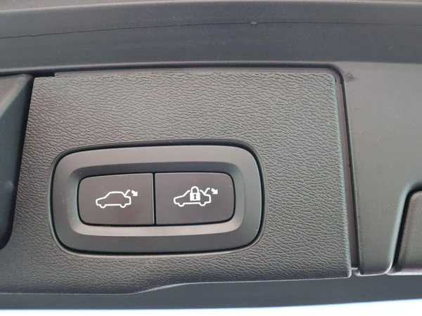 Volvo XC60 (2022) — foto 17 van 30
