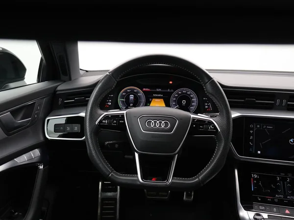 AUDI A6 SW PHEV (2020) — foto 31 van 32