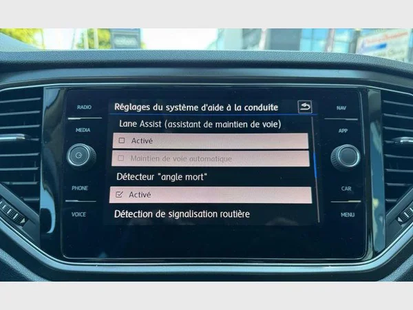 Volkswagen T-Roc (2019) — foto 16 van 28