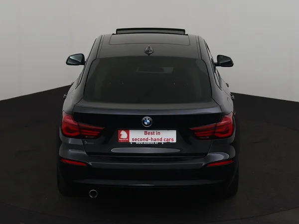 BMW 318 (2020) — foto 28 van 31