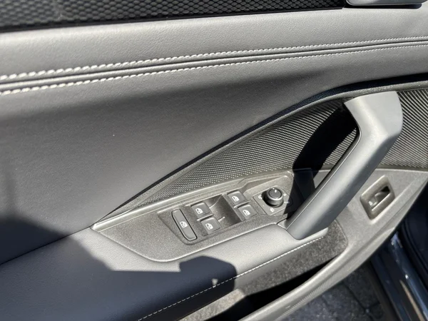 VOLKSWAGEN Tiguan (2026) — foto 7 van 24