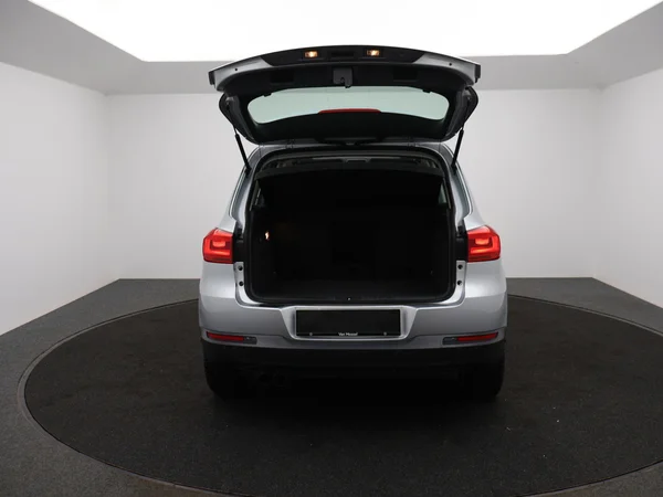 VOLKSWAGEN Tiguan (2016) — foto 7 van 25
