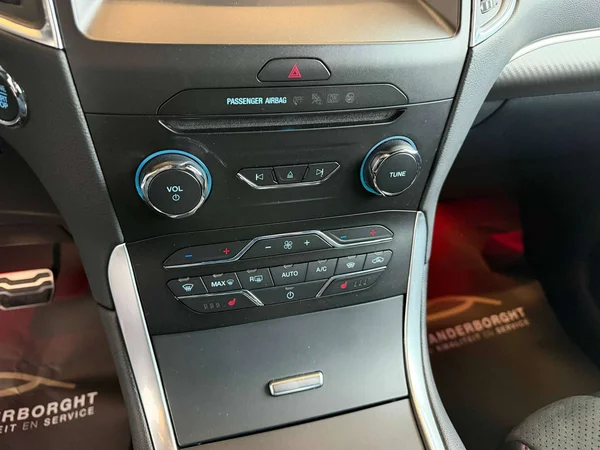 Ford S-Max (2023) — foto 7 van 22