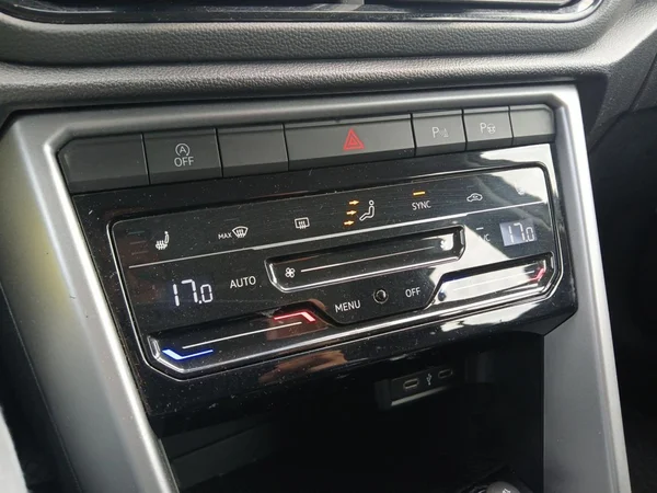 VOLKSWAGEN T-Roc (2022) — foto 4 van 21