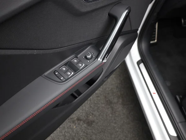 AUDI SQ2 (2025) — foto 6 van 24