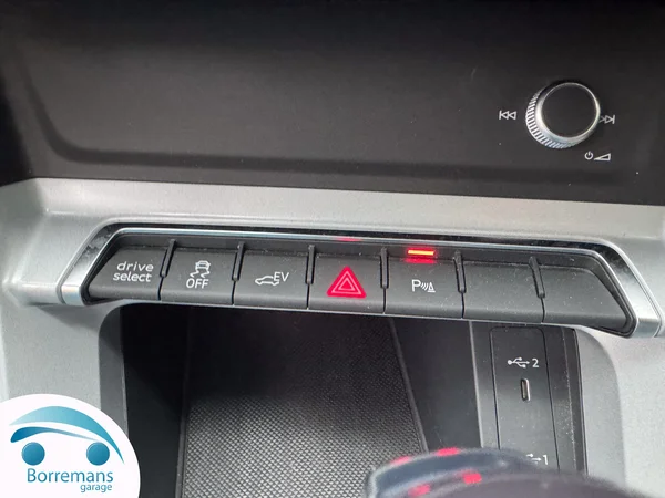 Audi Q3 (2022) — foto 49 van 55