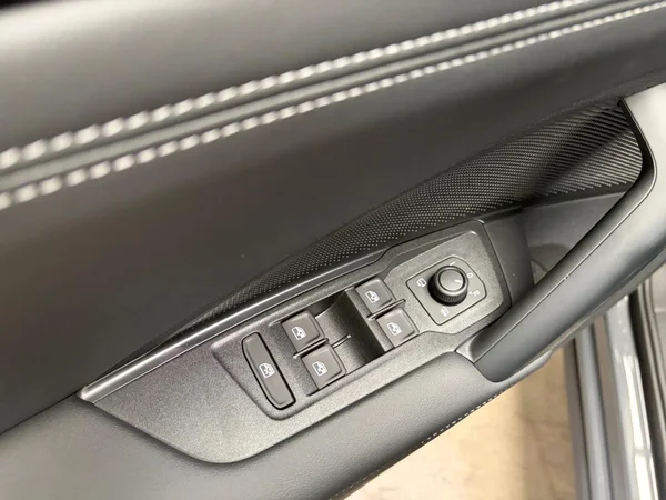 VOLKSWAGEN Tiguan (2026) — foto 10 van 22