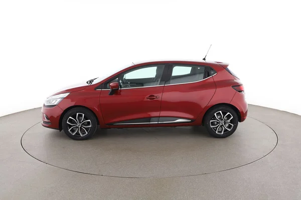 Renault Clio (2017) — foto 9 van 16