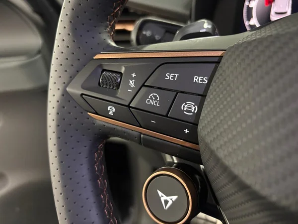 CUPRA Terramar e-Hybrid (PHEV) (2026) — foto 2 van 15