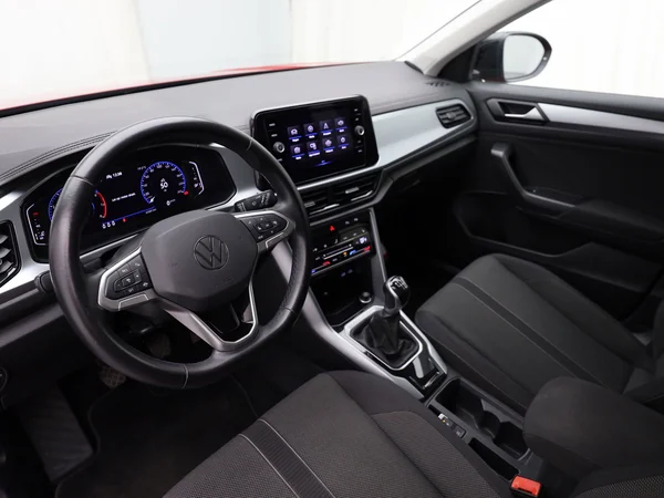 VOLKSWAGEN T-Roc (2023) — foto 8 van 18