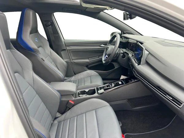 VOLKSWAGEN Golf VIII R (2023) — foto 14 van 24