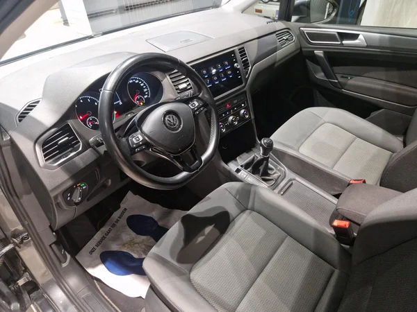 VOLKSWAGEN Golf Sportsvan (2020) — foto 24 van 26