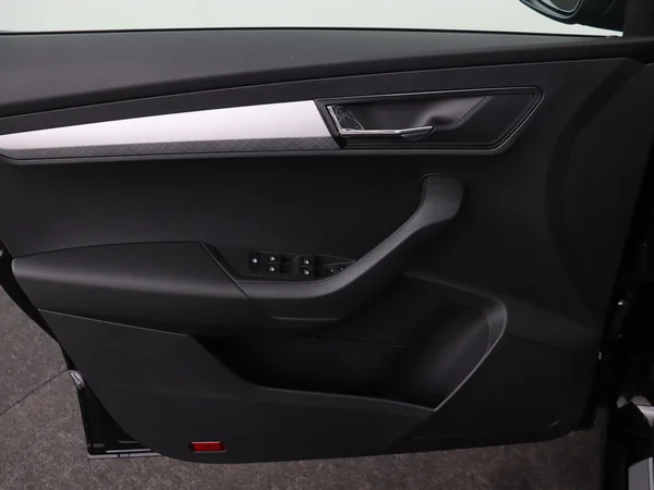 SKODA Karoq (2025) — foto 9 van 18