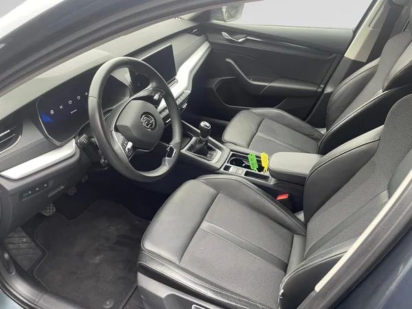 SKODA Octavia (2022) — foto 2 van 21