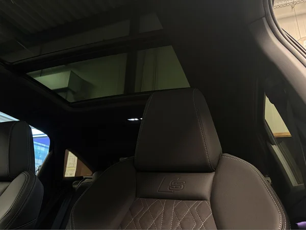 AUDI Q4 Sportback e-tron (2024) — foto 5 van 22