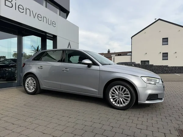 Audi A3 (2016) — foto 8 van 19