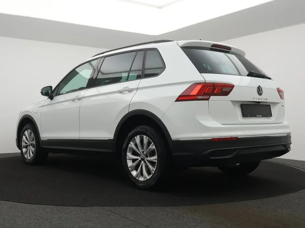 Volkswagen Tiguan (2023) — foto 12 van 26