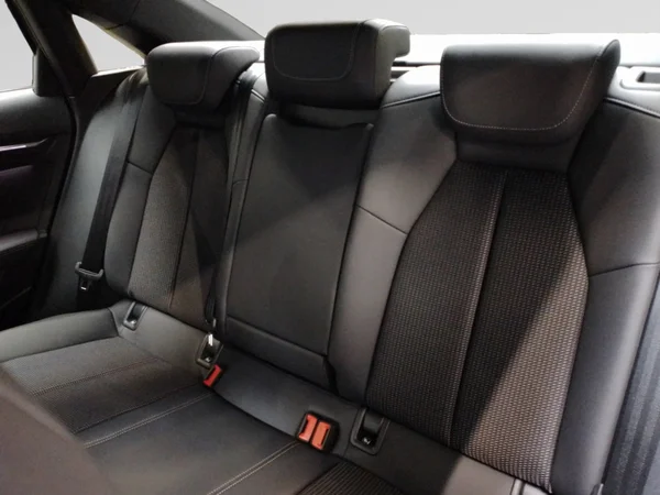 AUDI A3 Sedan (2025) — foto 3 van 15